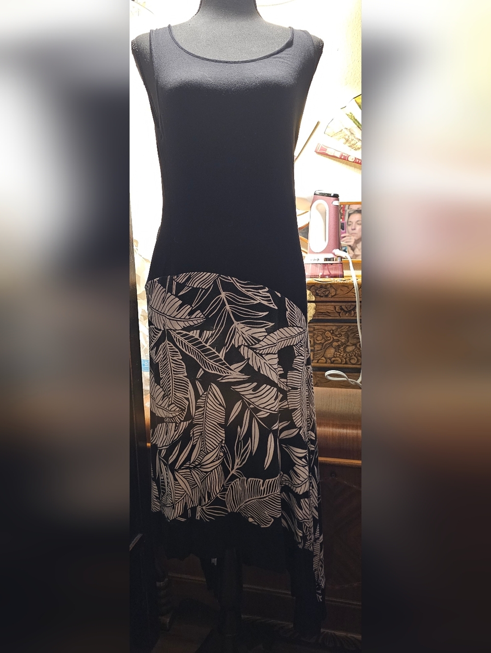SPENCE Sleeveless Black Maxi Skirt with White Leaf Print. Size M.